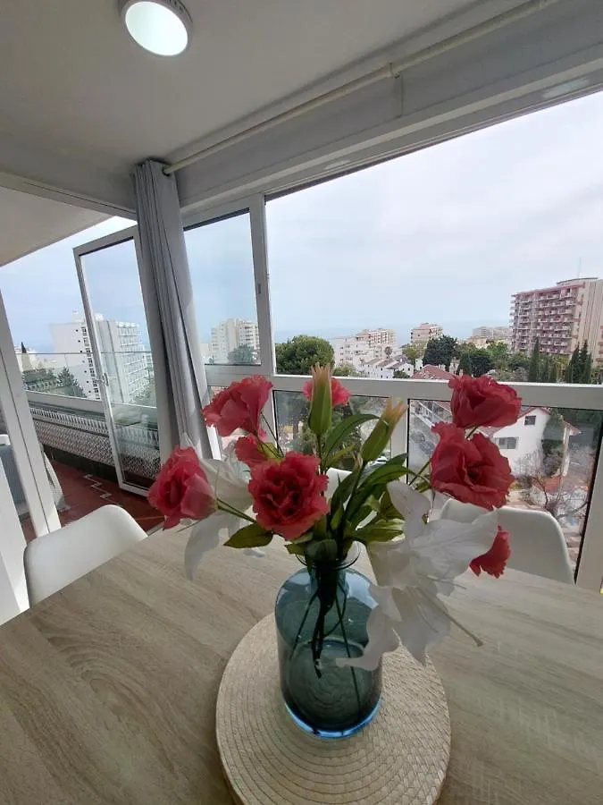 Beautiful Sea Views Cozy Apartment 350 M From Beach Benalmádena