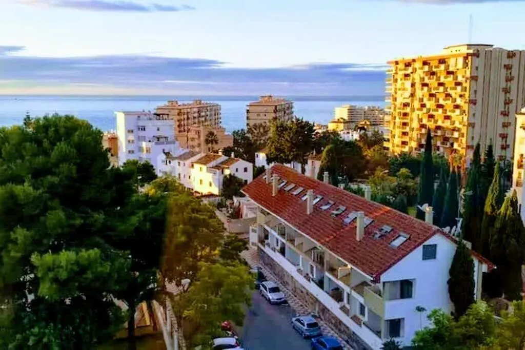 Beautiful Sea Views Cozy Apartment 350 M From Beach Benalmádena