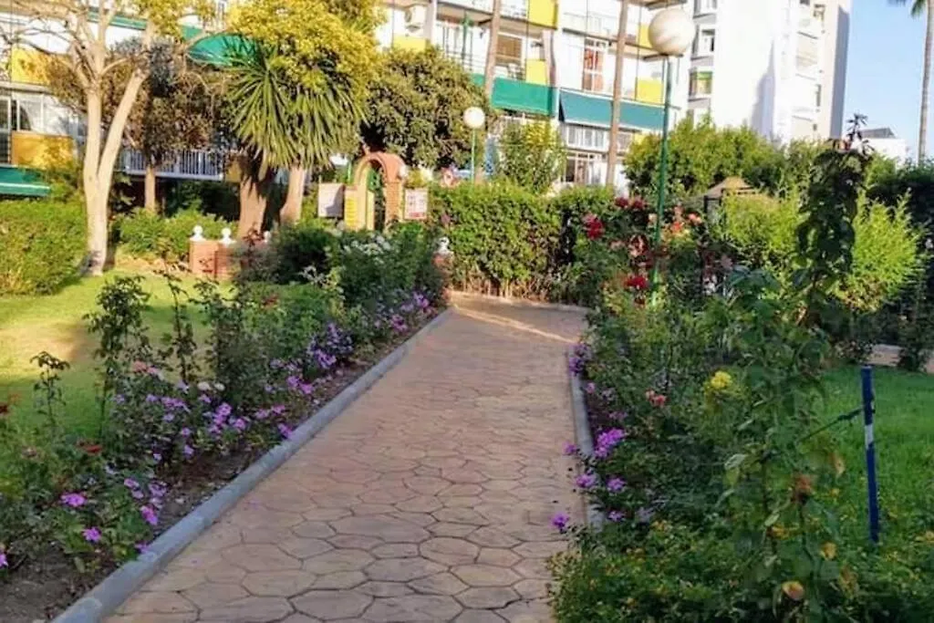 Beautiful Sea Views Cozy Apartment 350 M From Beach Benalmádena