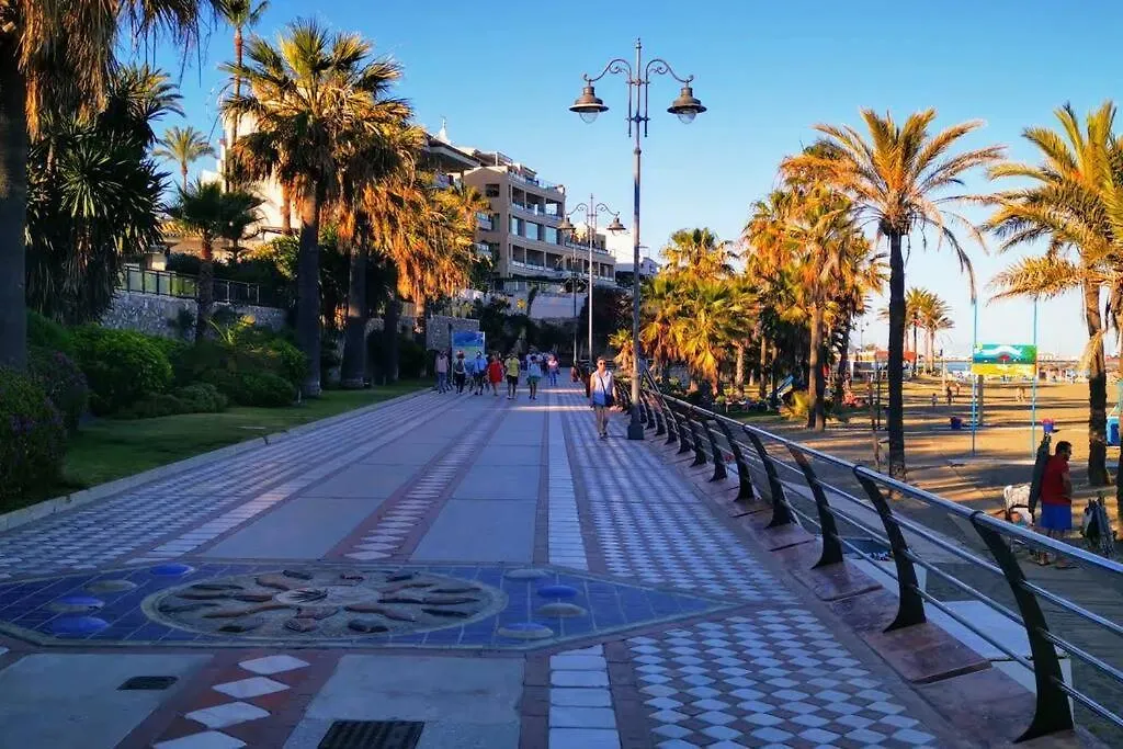 Beautiful Sea Views Cozy Apartment 350 M From Beach Benalmádena