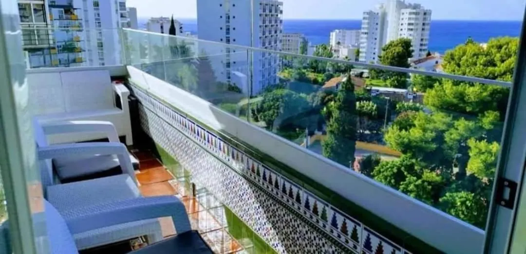 Beautiful Sea Views Cozy Apartment 350 M From Beach Benalmádena