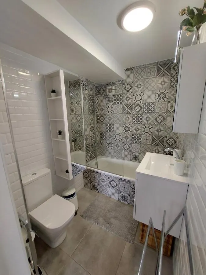 Beautiful Sea Views Cozy Apartment 350 M From Beach Benalmádena 0*,  Hiszpania