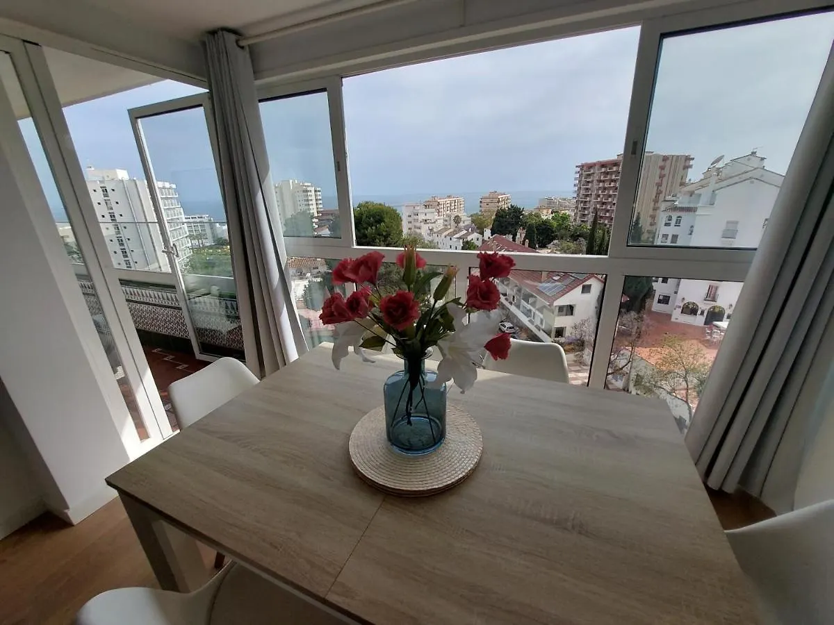 Beautiful Sea Views Cozy Apartment 350 M From Beach location